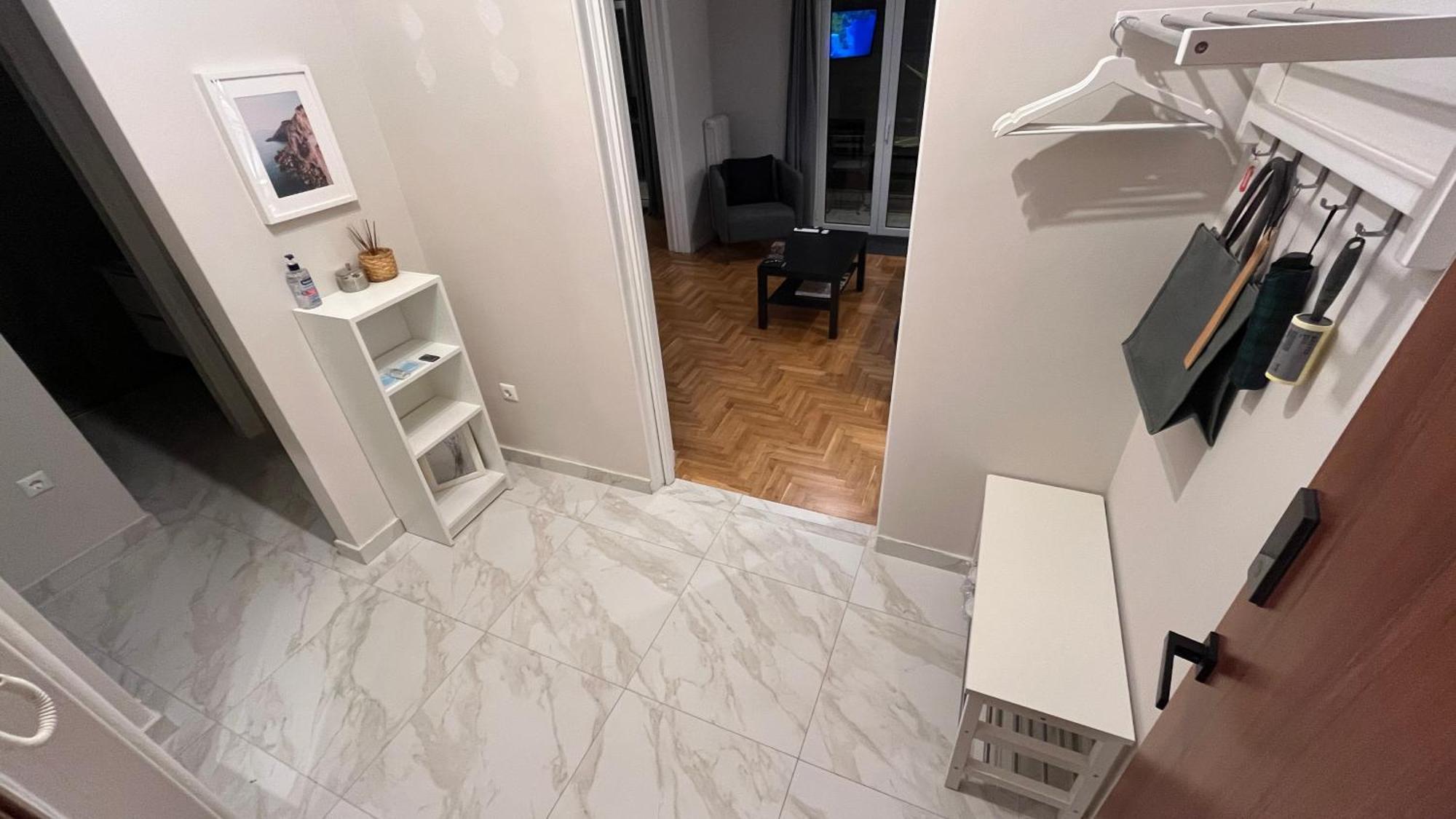 4 Newly Renovated Charming Apartments Steps From Panormou Metro Station Афины Номер фото