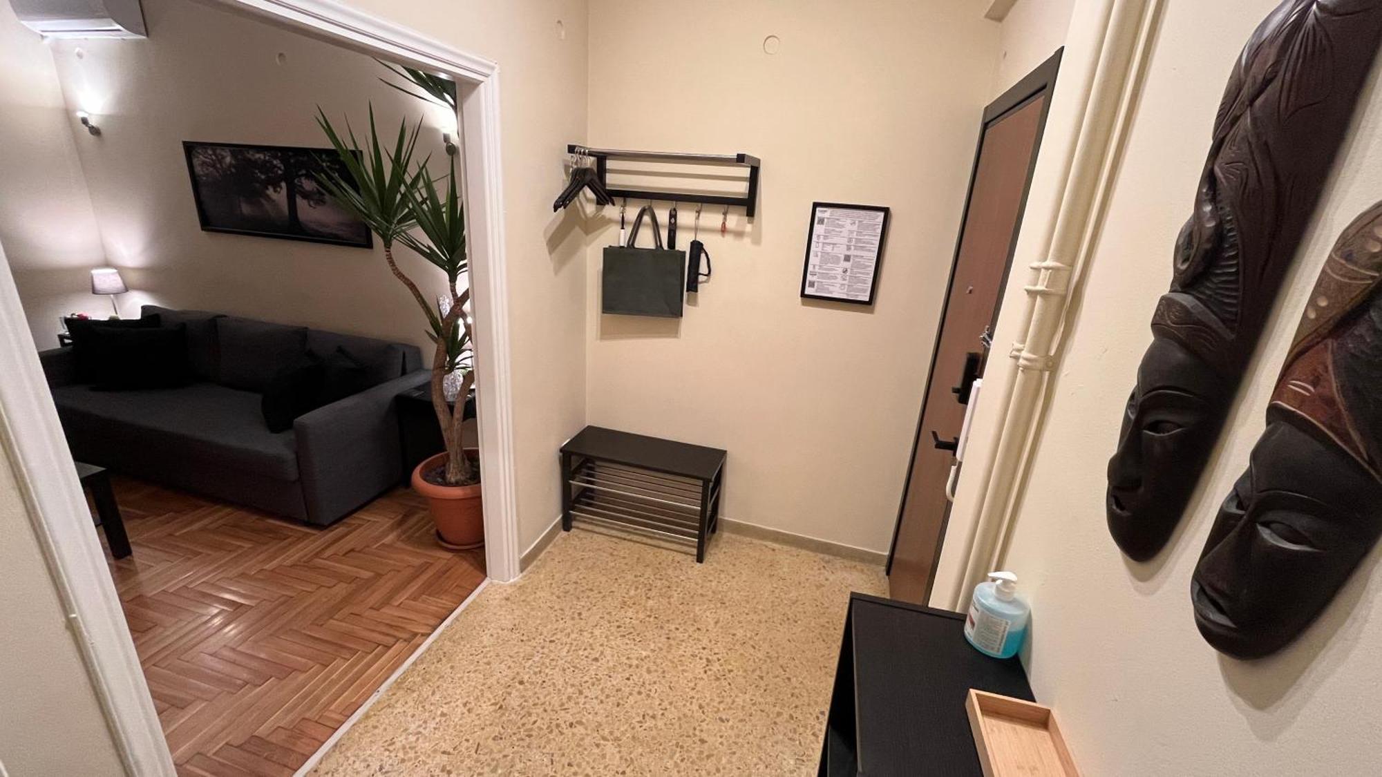 4 Newly Renovated Charming Apartments Steps From Panormou Metro Station Афины Номер фото