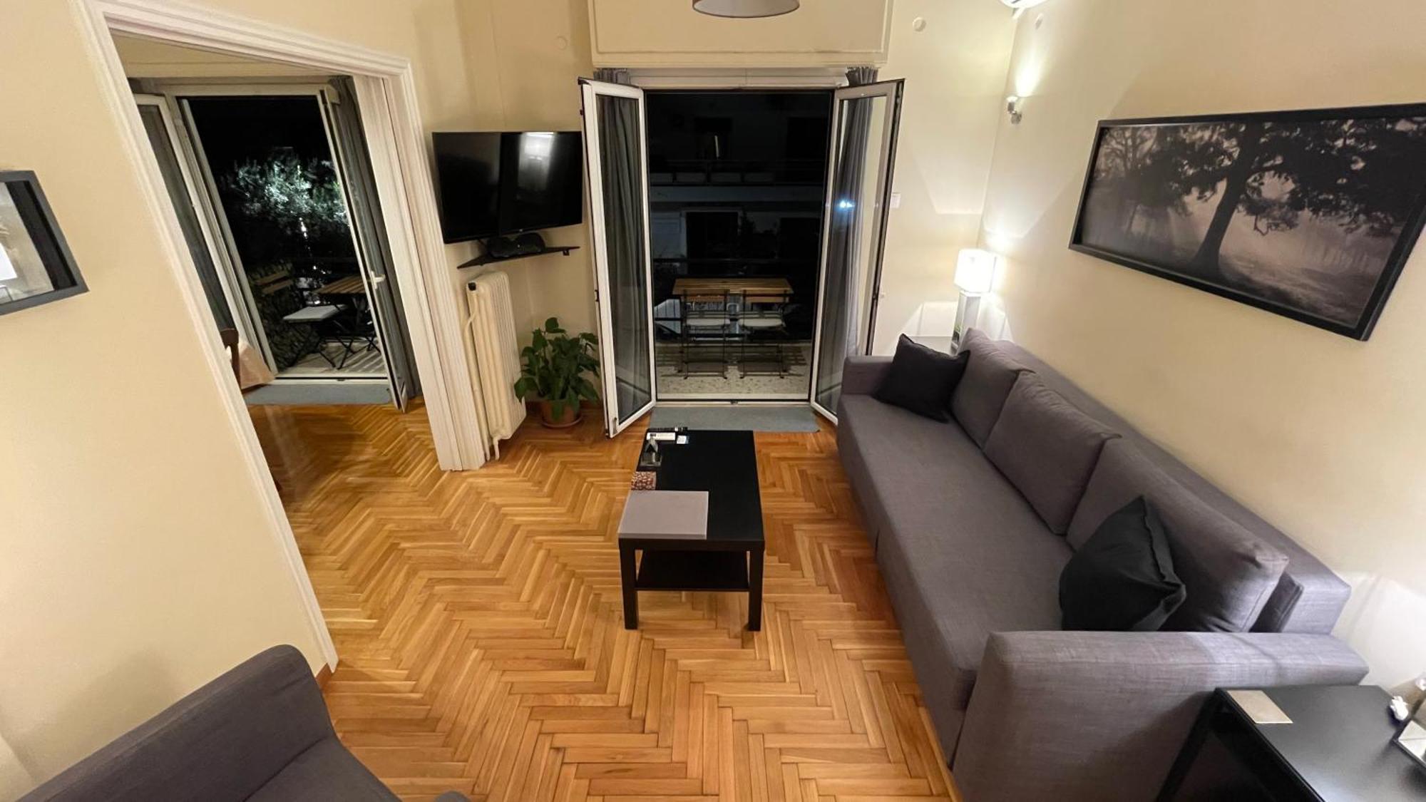4 Newly Renovated Charming Apartments Steps From Panormou Metro Station Афины Номер фото