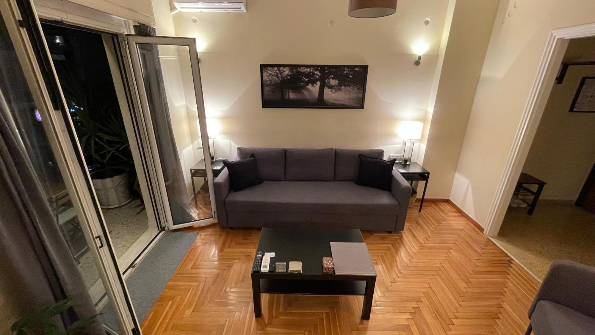 4 Newly Renovated Charming Apartments Steps From Panormou Metro Station Афины Номер фото
