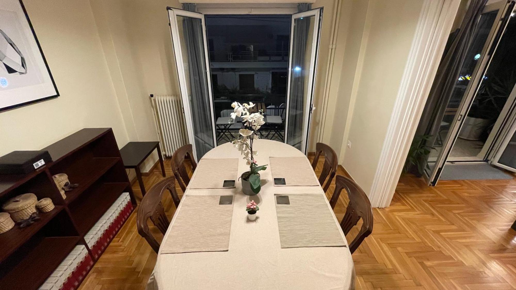 4 Newly Renovated Charming Apartments Steps From Panormou Metro Station Афины Номер фото