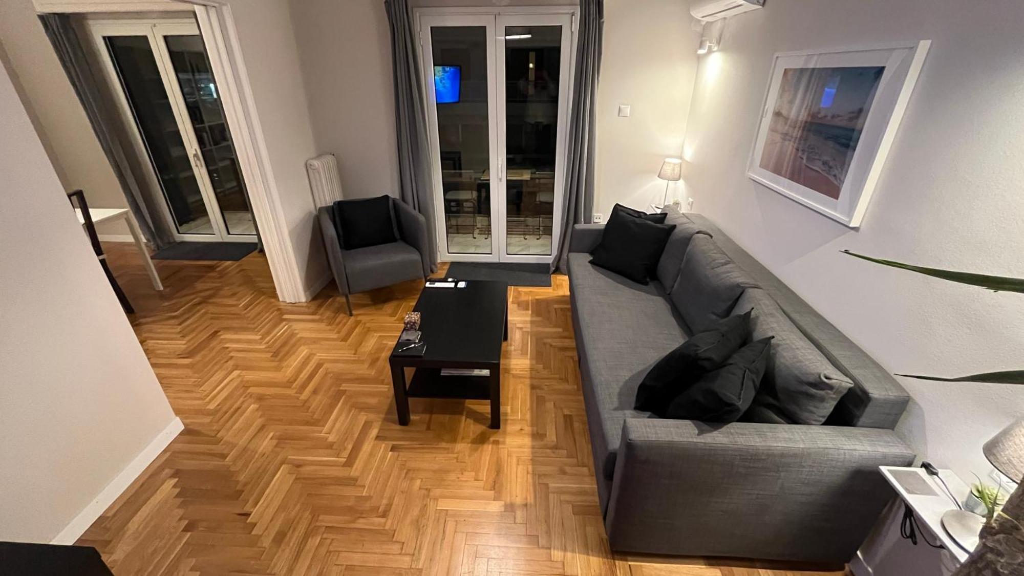 4 Newly Renovated Charming Apartments Steps From Panormou Metro Station Афины Номер фото