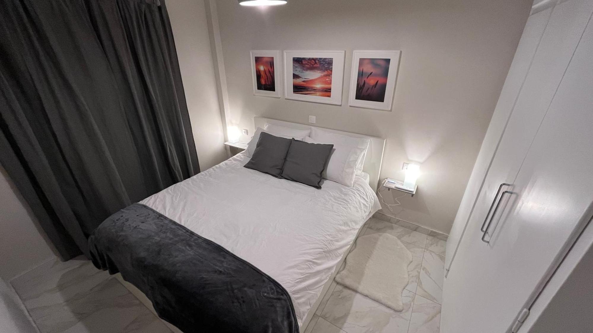 4 Newly Renovated Charming Apartments Steps From Panormou Metro Station Афины Номер фото