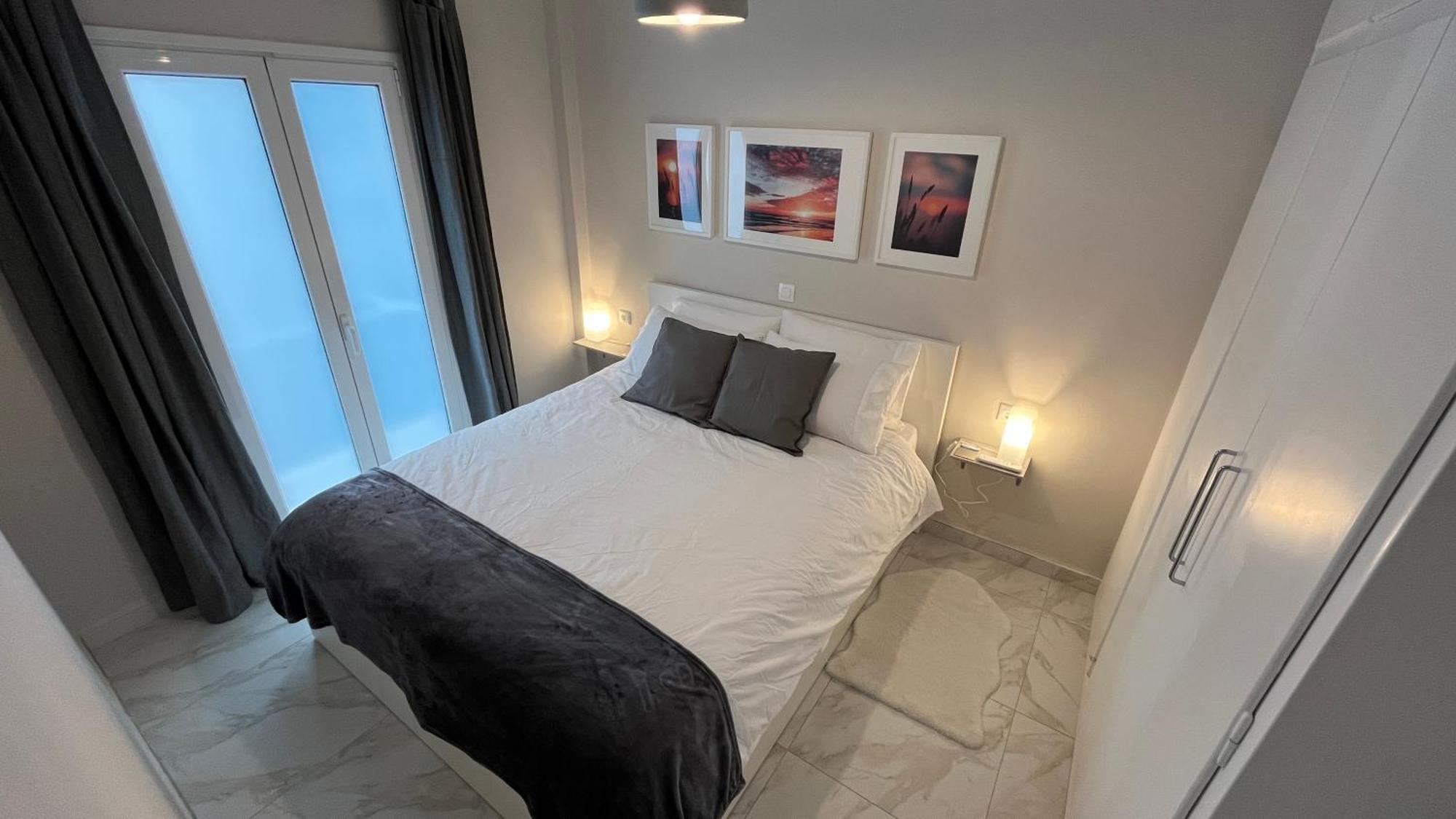 4 Newly Renovated Charming Apartments Steps From Panormou Metro Station Афины Номер фото
