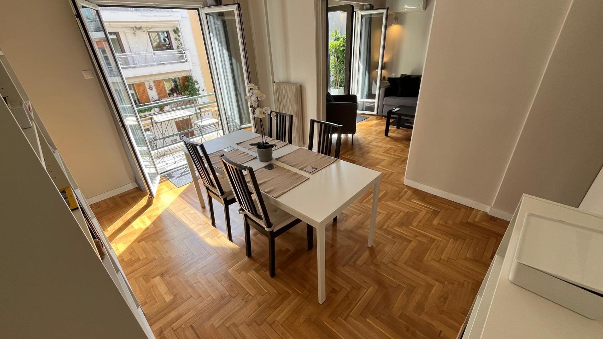 4 Newly Renovated Charming Apartments Steps From Panormou Metro Station Афины Номер фото