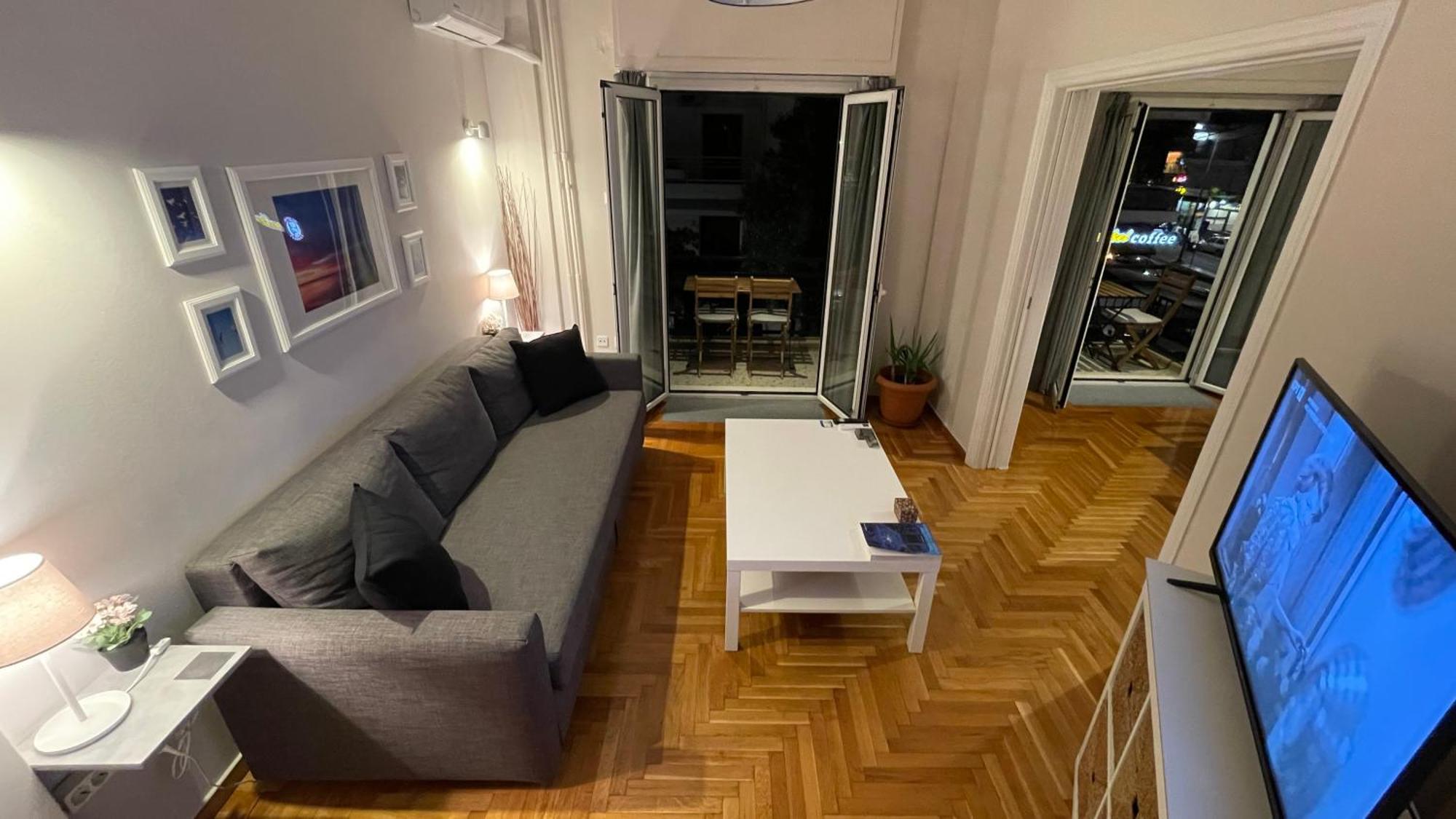 4 Newly Renovated Charming Apartments Steps From Panormou Metro Station Афины Номер фото