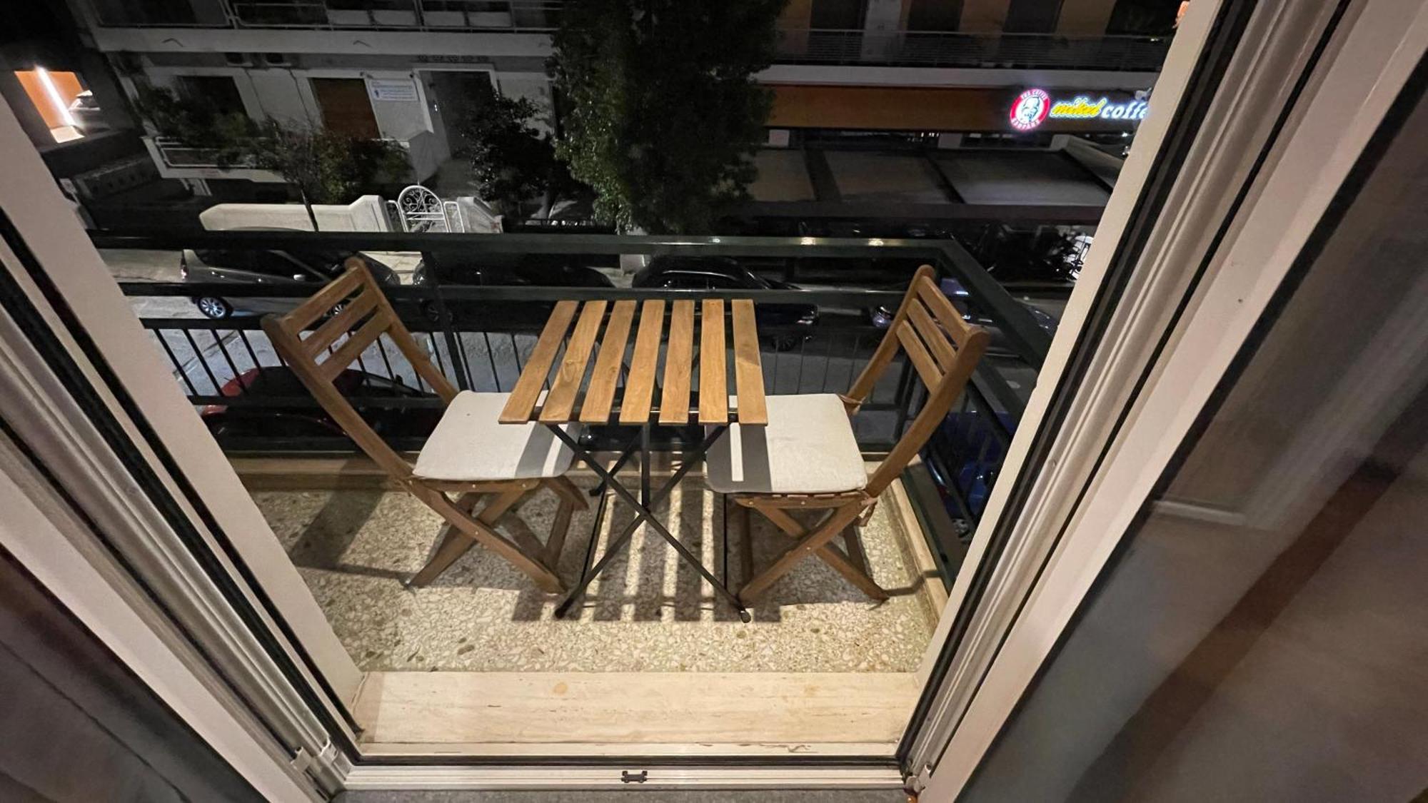 4 Newly Renovated Charming Apartments Steps From Panormou Metro Station Афины Номер фото