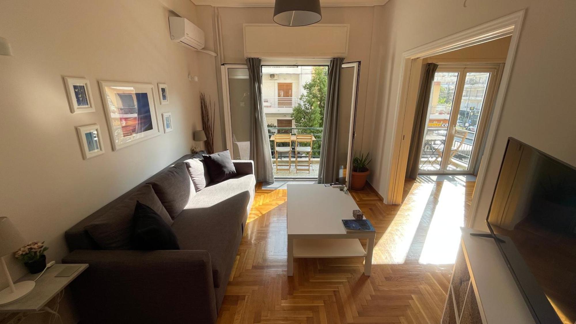 4 Newly Renovated Charming Apartments Steps From Panormou Metro Station Афины Номер фото